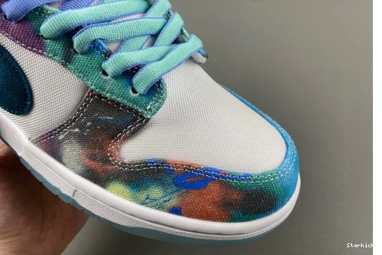 Laboratories Futura Nike Bleached Aqua SB Low Dunk 1225